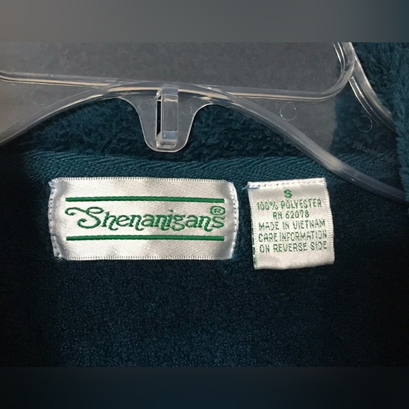 Shenanigans Hunter Green Fleece Jacket
Size Small 4 - 6
Zipper Close - 2 Pockets - Picture 13 of 13